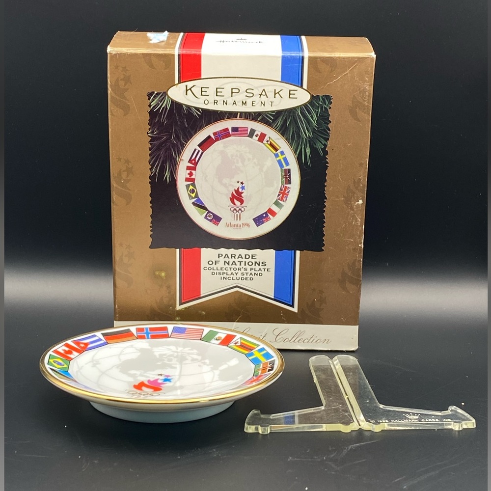1996 Olympic Hallmark Keepsake “Parade of Nations.”